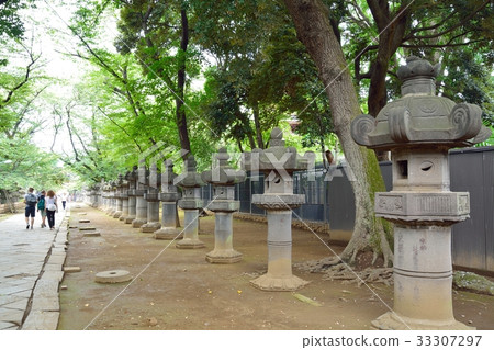 石垣沿著上野東照宮的路線排列 33307297