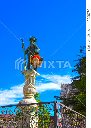 The fountain St Florian on Alter Markt in Salzburg 33307644