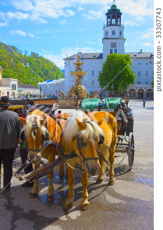 Central place in Salzburg city with carriages and Central place in Salzburg city with carriages and 33307743