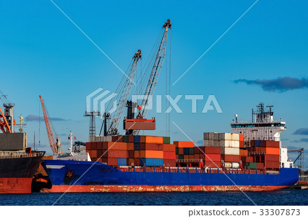Blue container ship Blue container ship 33307873