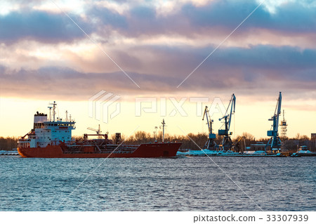 Red oil tanker Red oil tanker 33307939