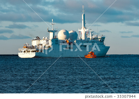 White military ship 33307944