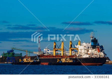 Black cargo ship mooring Black cargo ship mooring 33308161