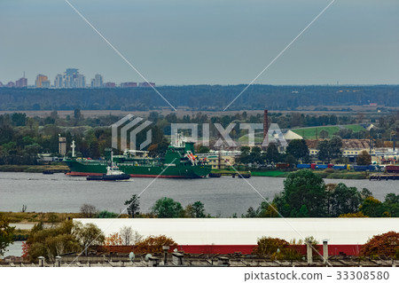 Tug ship moving Tug ship moving 33308580