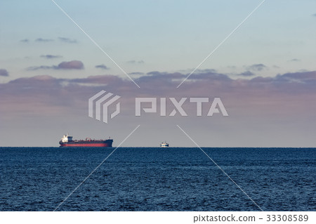 Cargo ship anchored Cargo ship anchored 33308589