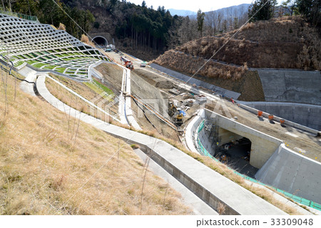 Civil engineering work  33309048