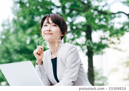 Business scene outside 33309810