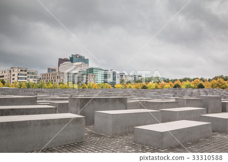 Holocaust memorial in Berlin 33310588