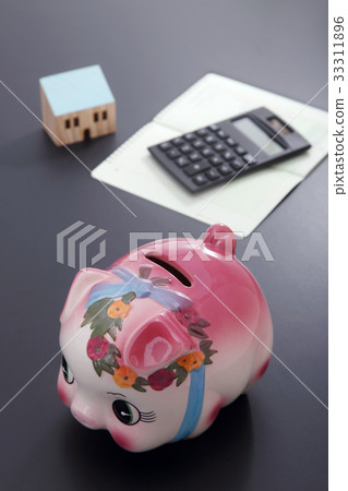 Piggy bank Piggy bank 33311896