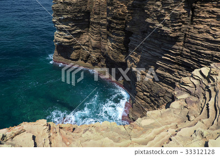 懸崖邊緣 懸崖邊緣 33312128