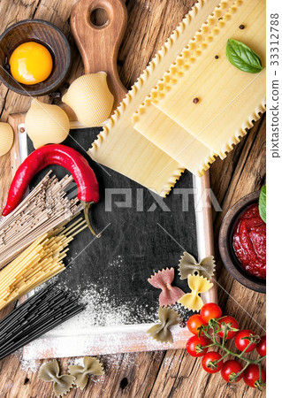 Raw pasta and lasagna 33312788