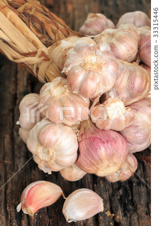 many fresh garlic many fresh garlic 33315446