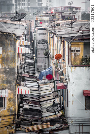 Old resident buildings in Bangkok Thailand 33317601