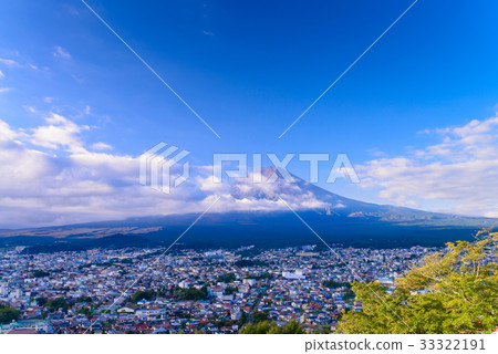 [Yamanashi Prefecture] From Niikurayama Sengen Park, Mt. Fuji in autumn 33322191