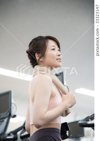 Fitness club women 33323147