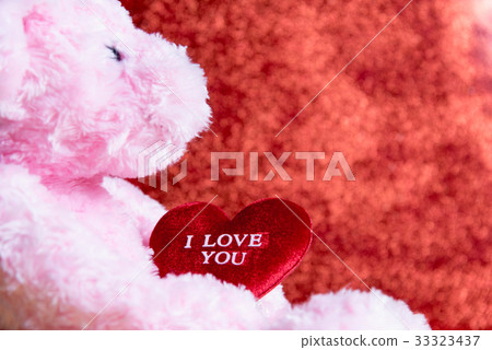 teddy Bear with Heart on red background, teddy Bear with Heart on red background, 33323437