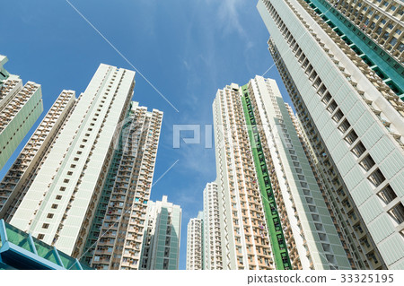 Tall building to the sky 33325195