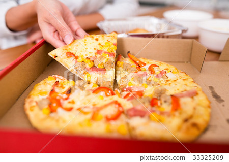 Pizza in the box Pizza in the box 33325209
