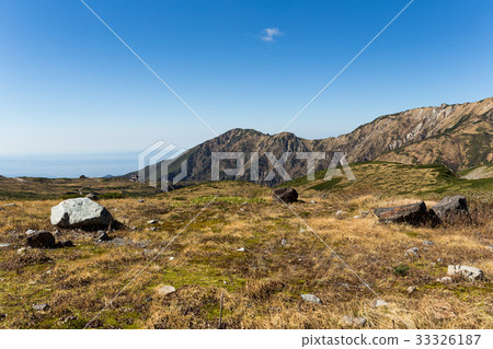 Mount Tate and clear blue sky Mount Tate and clear blue sky 33326187