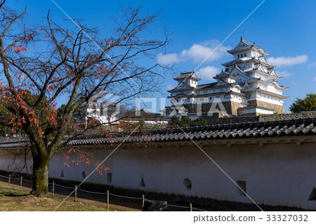 Traditional White Himeji castle Traditional White Himeji castle 33327032