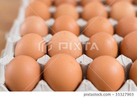 Fresh chicken egg Fresh chicken egg 33327903