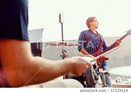 Feel the beat 33329124