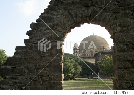 Framed Gol Gumbaz Framed Gol Gumbaz 33329554