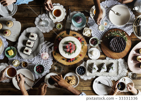 People celebrate birthday party with cake 33331336