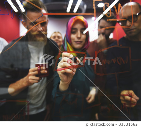 Business people creative talking discussion ideas Business people creative talking discussion ideas 33331562
