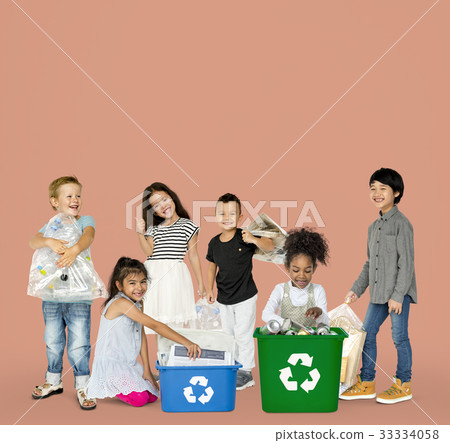 Diverse Group Of Kids Recycling Garbage 33334058