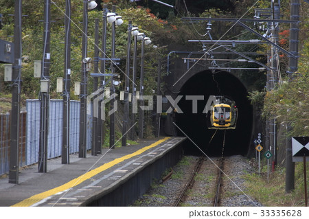 Limited Express Wakashio Issue Passing Yukukawa Island Station Limited Express Wakashio Issue Passing Yukukawa Island Station 33335628
