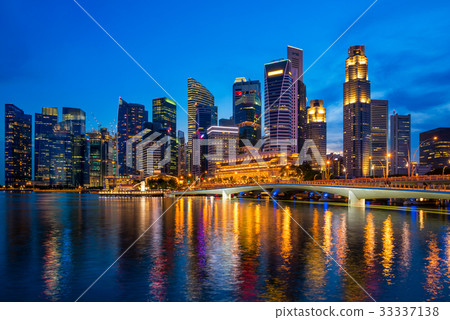 Business downtown and skycrapers tower  33337138