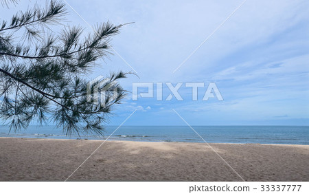 beautiful tropical sea and blue sky background wit 33337777