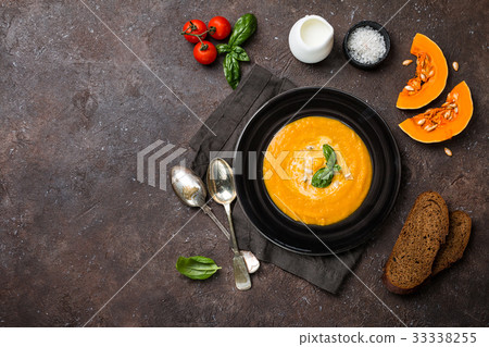 Pumpkin and carrot soup 33338255
