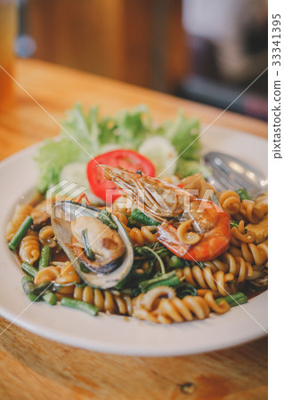 fusilli pasta fusilli pasta 33341395