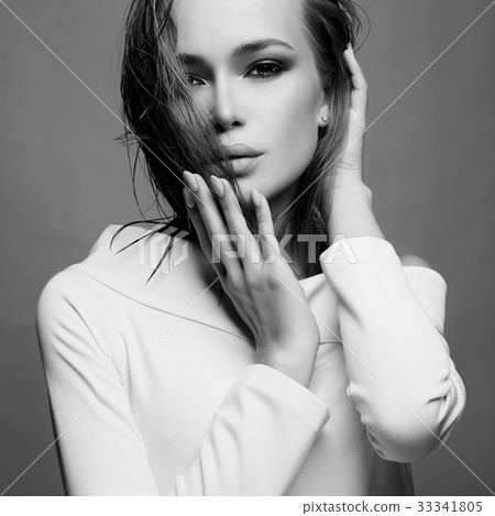 fashion beauty elegant woman 33341805