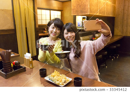 在烏冬麵店自拍 在烏冬麵店自拍 33345412