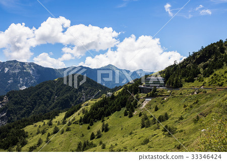 Hehuanshan scenery Songxuelou 33346424