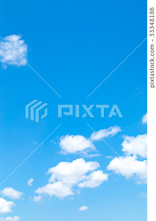 A midsummer sky Plum period sunny clouds Copy space Wide copy space General-purpose sky A midsummer sky Plum period sunny clouds Copy space Wide copy space General-purpose sky 33348186