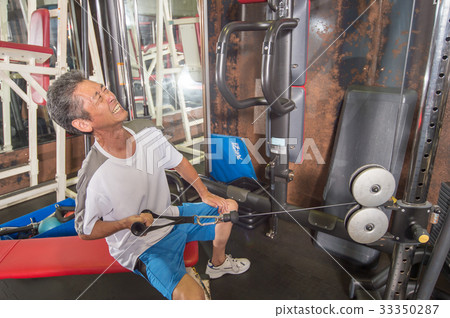 健身房很好的中間訓練生活方式GYM訓練青春穿 33350287