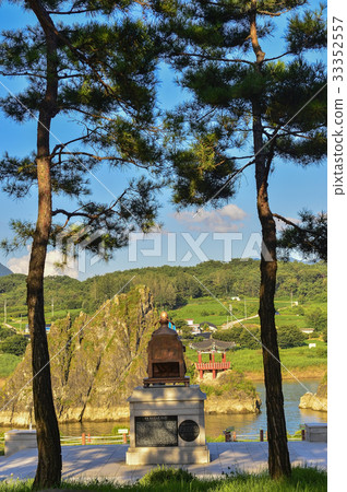 Pine, Jeonjeon, Danyang-gun, Chungbuk, Korea 33352557