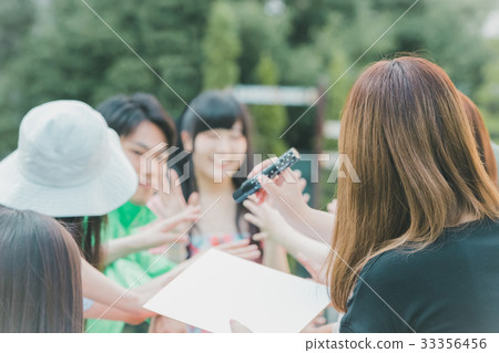 idol, fan, female 33356456