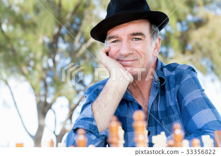 Thinking chess strategy 33356822
