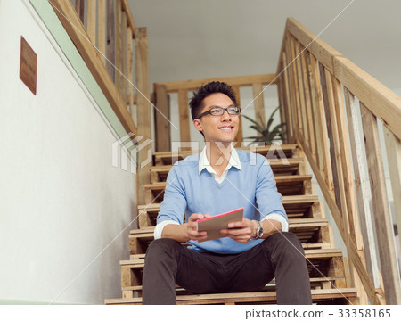 Portrait of young businessman in casual 33358165