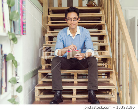 Portrait of young businessman in casual 33358190