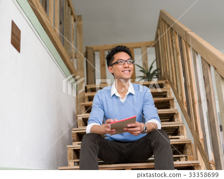 Portrait of young businessman in casual 33358699