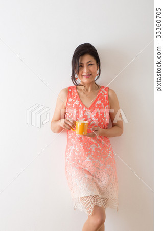 Women's portrait Women's portrait 33360705