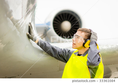 male airport worker male airport worker 33361084