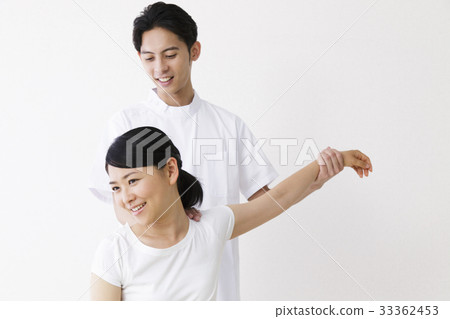 身體機械手按摩脊椎按摩治療整骨療法男性白背 33362453