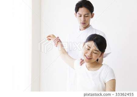 Body manipulator massage chiropractic osteopathic male white back Body manipulator massage chiropractic osteopathic male white back 33362455